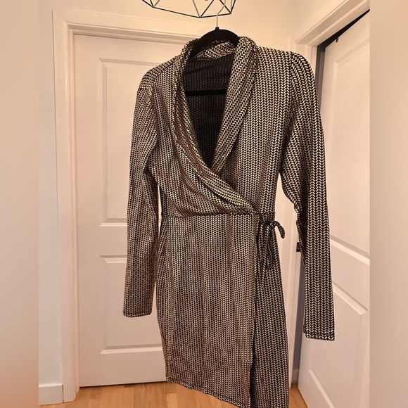 Gold & Black Tahari Dress for an elegant occasion - Picture 4 of 4